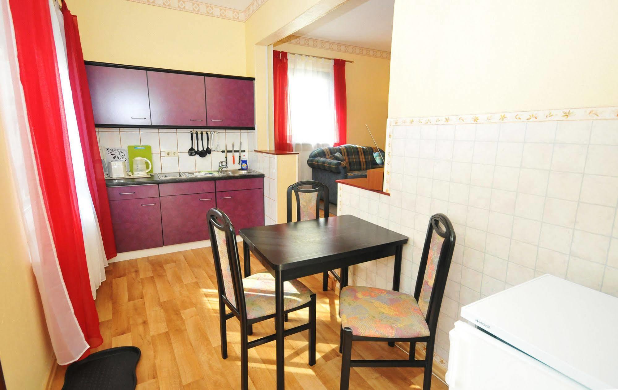 Ferienhus Baabe FeWo 01 Terrasse, Sauna- und Schwimmbadnutzung im AHOI Sellin Exterior foto
